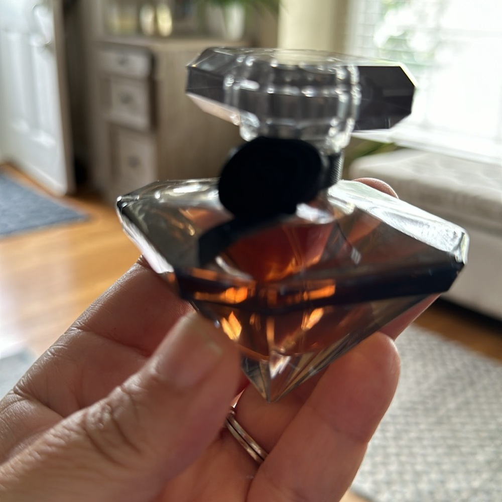 Lancome Tresor La Nuit Perfume 1.0 oz - Picture 7 of 8